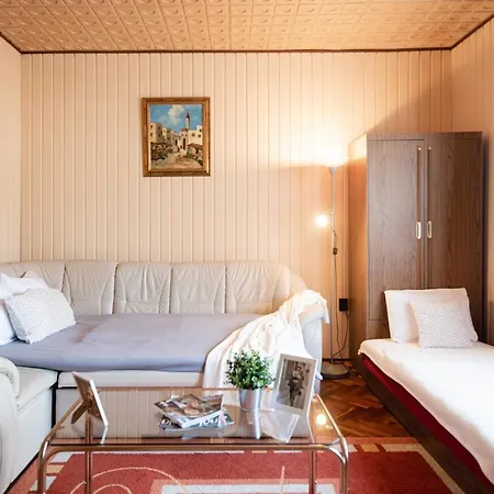Családi nyaraló nagy kerttel, medencével Casa vacanze Zamárdi