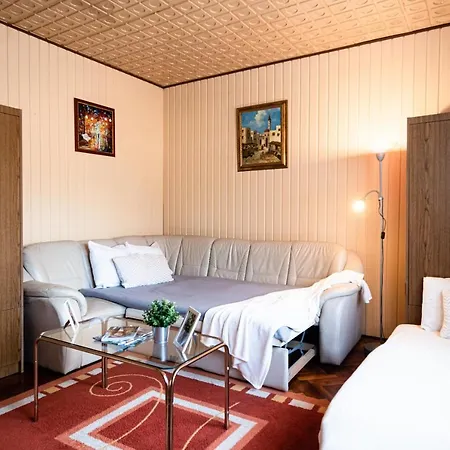 Casa vacanze Családi nyaraló nagy kerttel, medencével