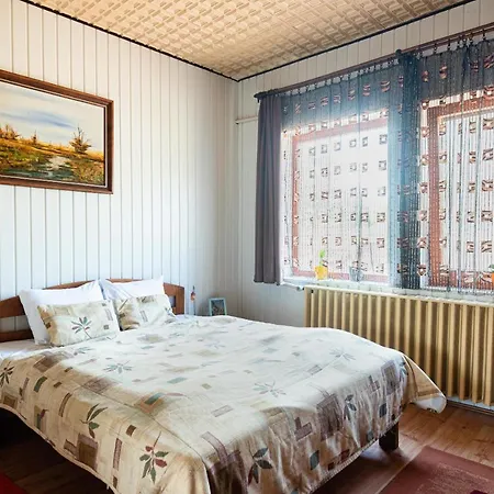 Családi nyaraló nagy kerttel, medencével Nyaraló *